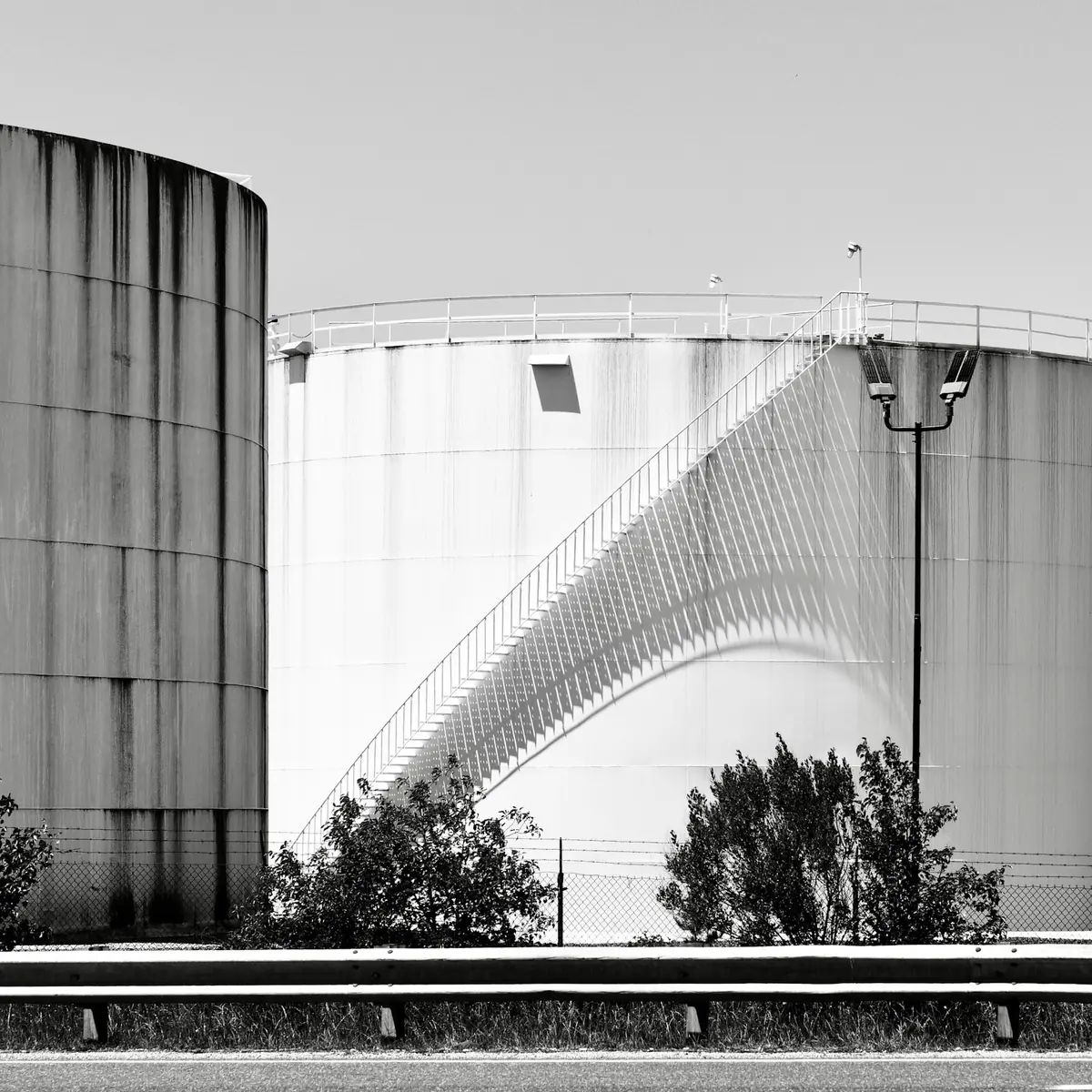 Storage tanks with spiral stairs